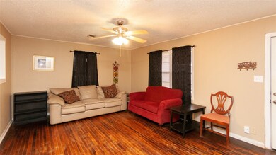 222 E Coombs St, Alvin, TX 77511 - photo 6