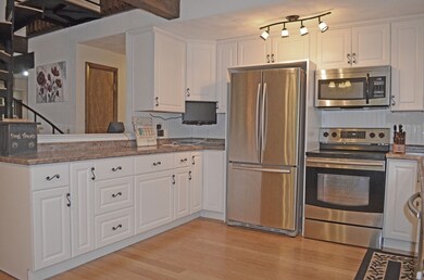 43 Quaker St, Northbridge, MA 01534 - photo 6