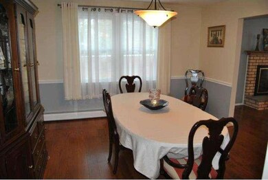 726 Pineview Ln, North Wales, PA 19454 - photo 5