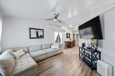 07-2811 Paradise Way-7