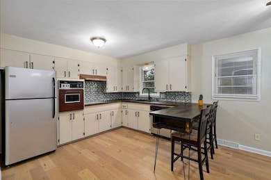 1337 N Fender Ave, Springfield, MO 65803 - photo 5