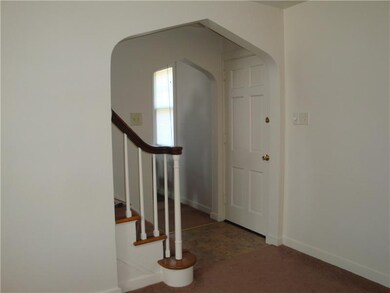 Entry/Foyer.
