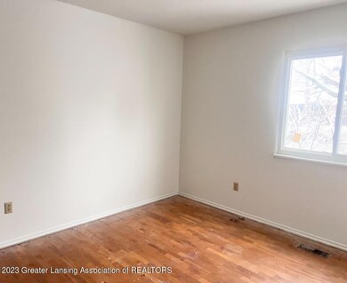 1310 Mark Twain Dr, Lansing, MI 48911 - photo 7