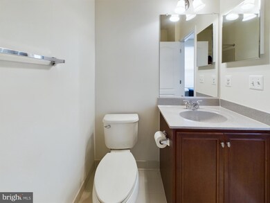 43181 Loudoun Reserve Dr, Ashburn, VA 20148 - photo 3