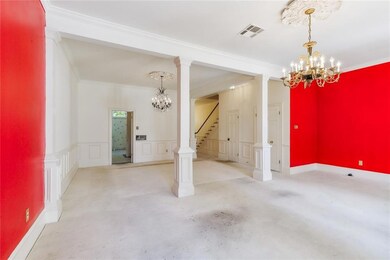Airy Living and Dining Room