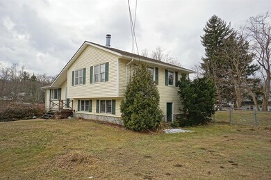 135 Hampstead Rd, Derry, NH 03038 - photo 3