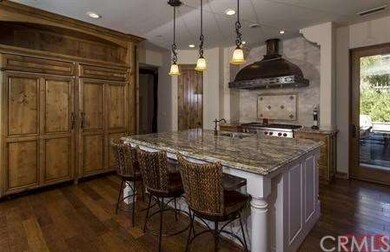 Gourmet Kitchen- Beautiful grantite, large island 