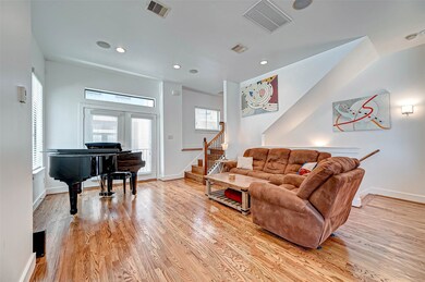 137 E 2nd St, Houston, TX 77007 - photo 5