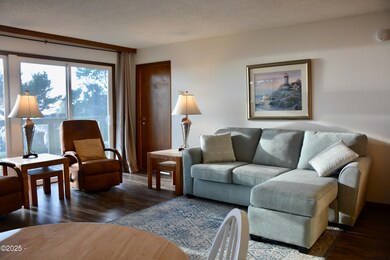 Living/dining room