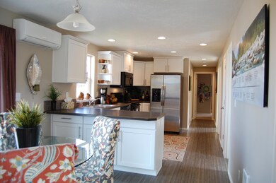 3210 NW 10th St, Redmond, OR 97756 - photo 2