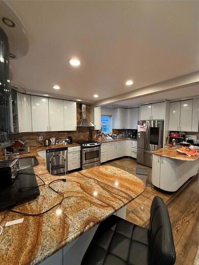 75-22 190th St, Flushing, NY 11366 - photo 5