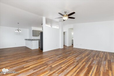 04-Living Room 20240405-DW-6273-Edit