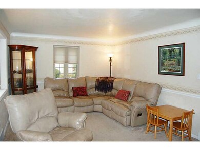 Living Room. Neutral color palette and meticulousl