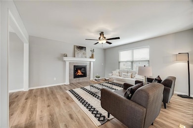 606 Foxglove Ln, Raymore, MO 64083 - photo 6