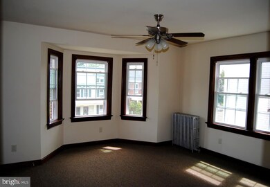 349 Westside Ave unit . D, Hagerstown, MD 21740 - photo 2