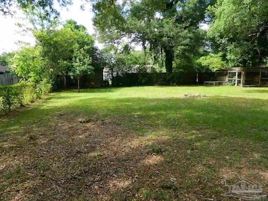 212 Charleston Dr, Pensacola, FL 32534 - photo 2