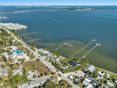 2725 NE Indian River Dr unit 6, Jensen Beach, FL 34957 - photo 6