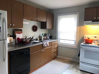 123-125 Philbrick Ave, Kittery, ME 03904 - photo 4