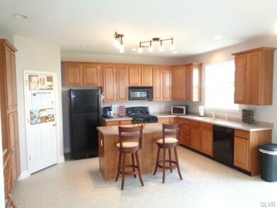 3490 Lurman Dr, Macungie, PA 18062 - photo 6