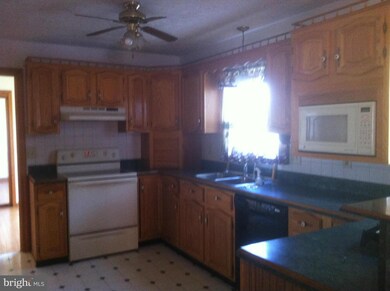 2328 N Mildred St, Ranson, WV 25438 - photo 2