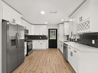 502 Vine St, Deridder, LA 70634 - photo 6