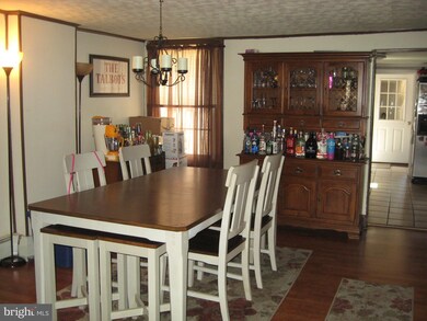 114 N Mill St, Saint Clair, PA 17970 - photo 5