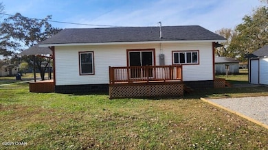 1021 E Sycamore St, Columbus, KS 66725 - photo 3