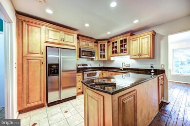 12221 Folkstone Dr, Herndon, VA 20171 - photo 6