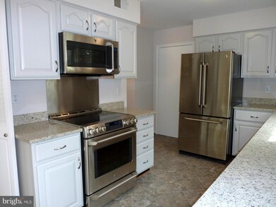 4616 Quarter Charge Dr, Annandale, VA 22003 - photo 3