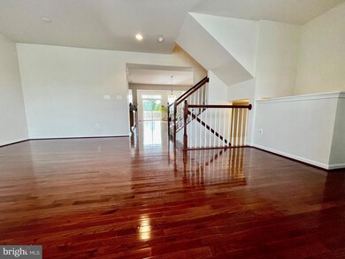 22908 Chestnut Oak Terrace, Sterling, VA 20166 - photo 6