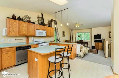 10111 E Ortner Loop Anchorage-small-015-