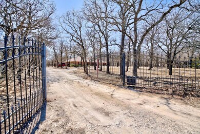 2417 Wild Oaks Ave, Joshua, TX 76058 - photo 4