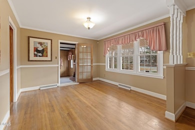 2421 Lacy St, Burlington, NC 27215 - photo 5