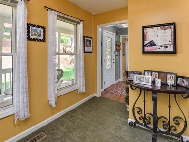 97 Forest Lake Dr, Asheville, NC 28803 - photo 4