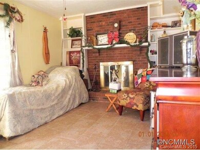 206 Odonald Rd, Asheville, NC 28806 - photo 5