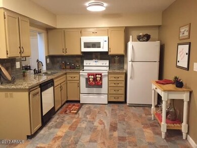 13677 N Garden Court Dr unit 15C, Sun City, AZ 85351 - photo 3