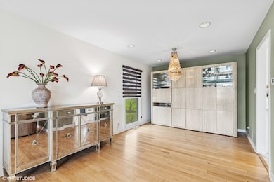 3907 Brett Ln, Glenview, IL 60026 - photo 3