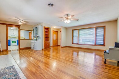 1705 E Garnett St, Gainesville, TX 76240 - photo 6