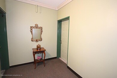 140 Devon Loop unit 3, Staten Island, NY 10314 - photo 2