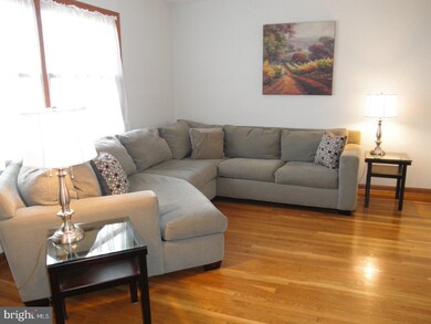 402 Norway Dr, Lansdale, PA 19446 - photo 2