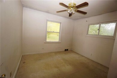 Rear bedroom