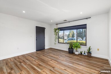 623 Schuyler Ave unit 104, Lyndhurst, NJ 07071 - photo 2