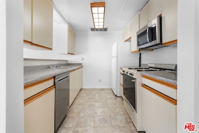 607 N Rossmore Ave, Los Angeles, CA 90004 - photo 5