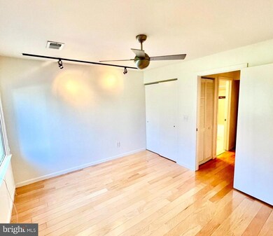 11717 C Summerchase Cir unit 1717-C, Reston, VA 20194 - photo 3