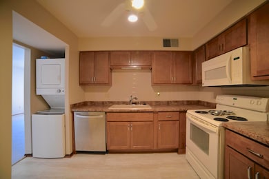 1906 E Shorewood Blvd, Milwaukee, WI 53211 - photo 3