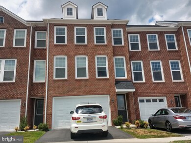 42233 Lancaster Woods Square, Chantilly, VA 20152 - photo 2