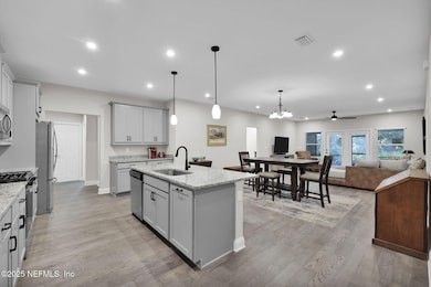 8-web-or-mls-91 Sydney Cove__008