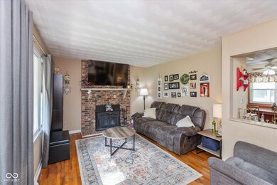 560 Barnett Ct, Whiteland, IN 46184 - photo 4