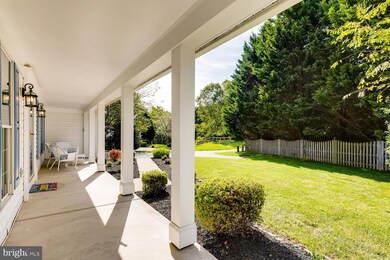 810 Cornwall Ct, Sykesville, MD 21784 - photo 4