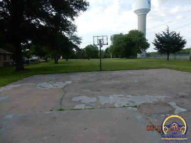 5831 SW 58th St, Topeka, KS 66619 - photo 5